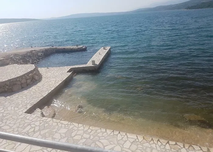 Apartmani Peric Meka Draga