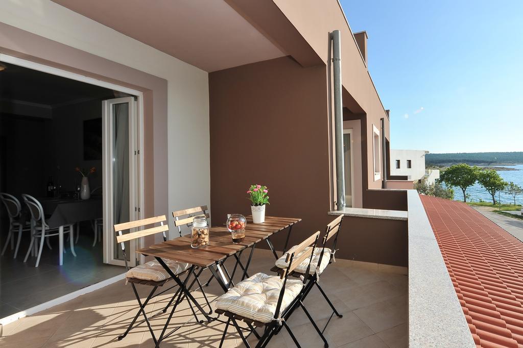 Peric Meka Draga Apartment *
