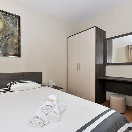 Apartmani Peric Meka Draga Obrovac Exterior photo