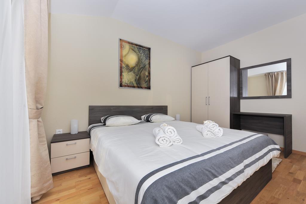 Peric Meka Draga Apartment Obrovac